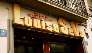 Louise Se Va bar Horta