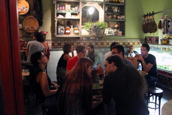 Vermut i a la Gàbia, conversaciones adultas